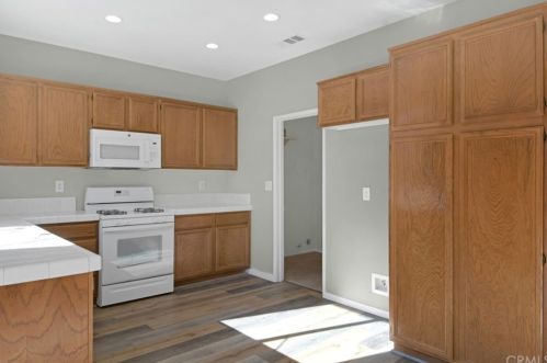 1747 Benedetto Pt, Perris CA 92571 exterior