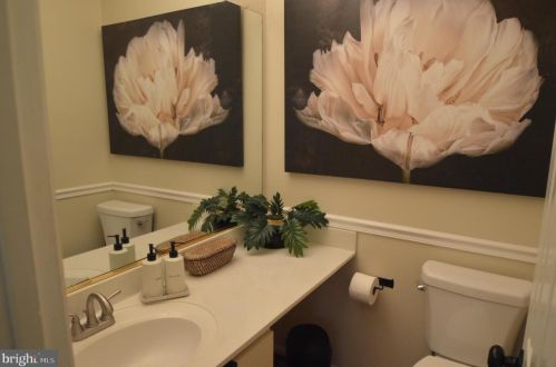 1409 Squaw Hill Ln, Silver Spring MD  20906-2009 exterior