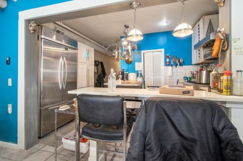 2629 Ridgeway Ave, Chicago IL 60659-1118 exterior