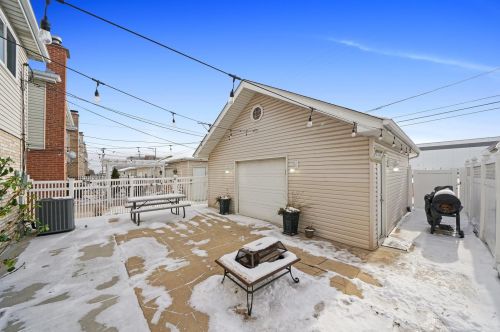 6729 64th Pl, Chicago IL  60638-4837 exterior