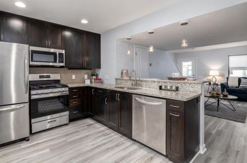 1719 Fox Way, Pittsburgh PA  15203-1760 exterior