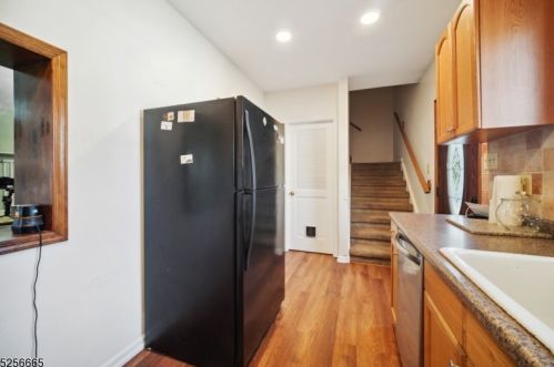 10 Poplar Grove Ter, West Milford Lakes NJ  07480-4006 exterior