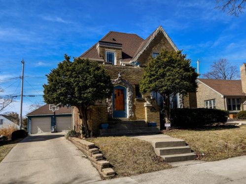 2753 67th St, Milwaukee, WI 53219-3065