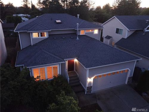 2107 Burnett Pl, Seattle WA  98057-2105 exterior