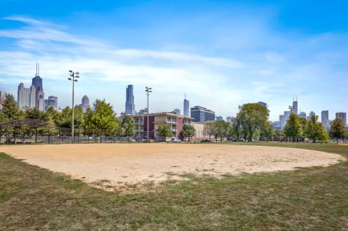 437 Division St, Chicago IL  60610-1712 exterior