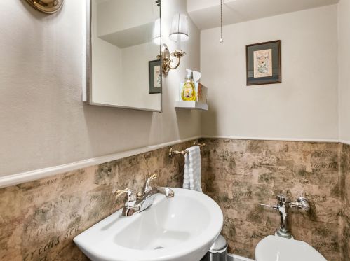 815 13 St, Manitowoc WI 54220-5101 exterior