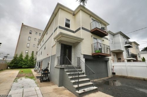 64 Montclair Ave, Newark NJ  07104-5050 exterior