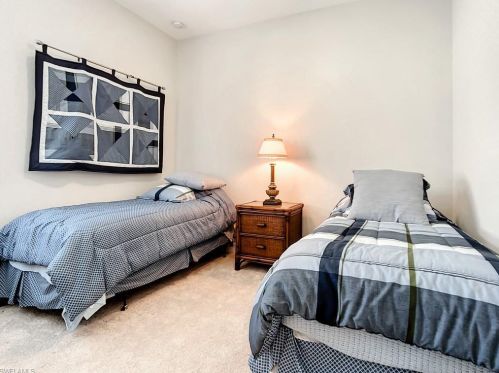 10083 Biscayne Bay Ln, Naples FL 34120-3754 exterior