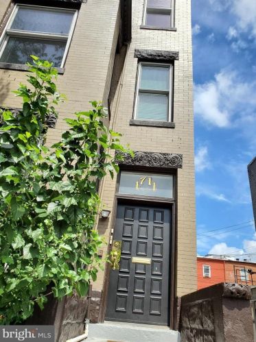 1711 U St, Washington, DC 20009-1703