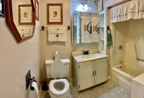 164 Ingham St, Chicopee MA 01013-4019 exterior