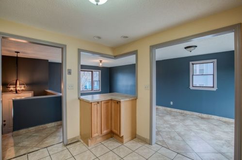 47 Laurel St, Springfield MA 01106-1150 exterior