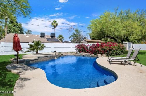 6834 13th St, Phoenix AZ  85014-1124 exterior