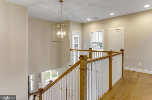 920 Darton Dr, Alexandria VA 22308-2021 exterior