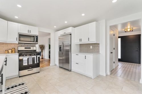 3828 Henley Dr, Pittsburgh PA  15235-5041 exterior