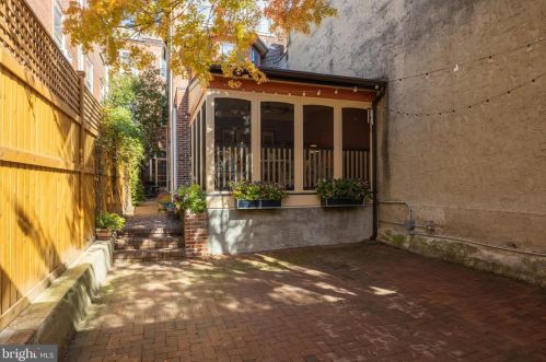 1016 Clinton St, Philadelphia PA 19107-6017 exterior