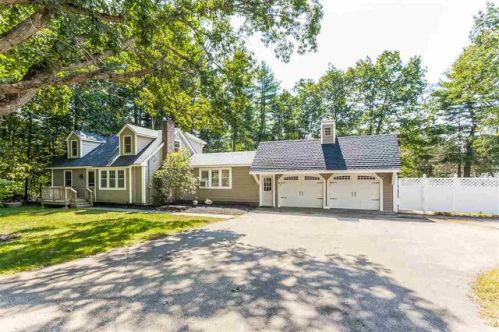 48 Old County Rd, Plaistow, NH 03865-2107