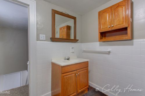 1443 Alamo Ave, Kalamazoo MI  49006-2215 exterior