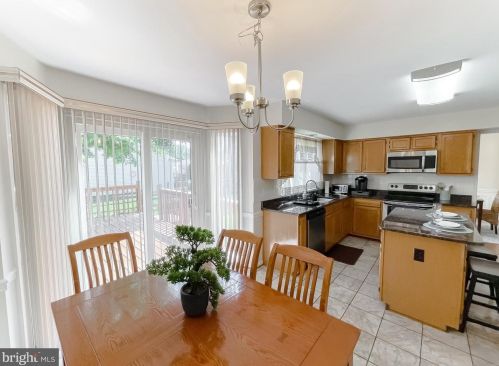 900 Chatsworth Dr, Accokeek MD 20607-2056 exterior