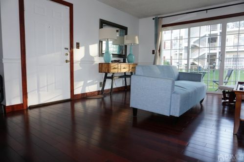 456 Northam Dr, New Brunswick NJ  08902-4242 exterior