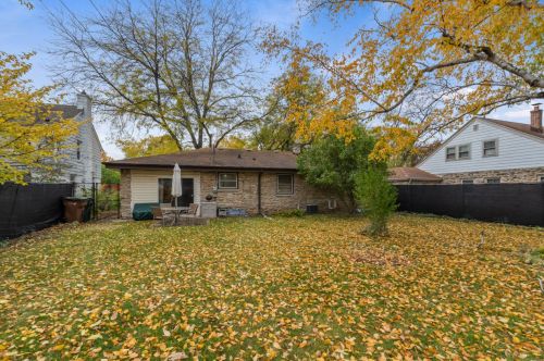 5700 Dexter Ave, Milwaukee WI 53209-4212 exterior