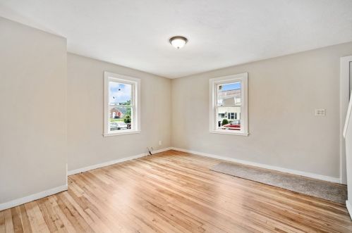 85-91 Putnam Cir, Springfield MA exterior