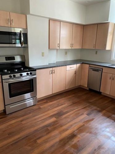 1609 Middle St, Pittsburgh, PA 15215-2620