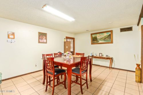 6182 Earll Dr, Phoenix AZ 85033-5841 exterior