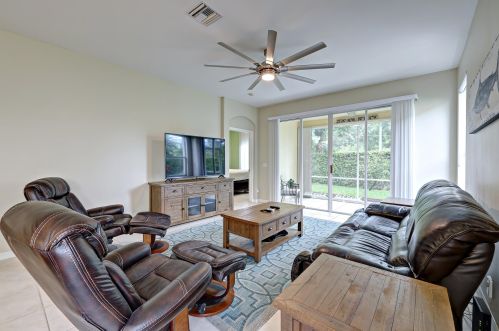 403 Southstar Dr, Fort Pierce FL 34949-9121 exterior