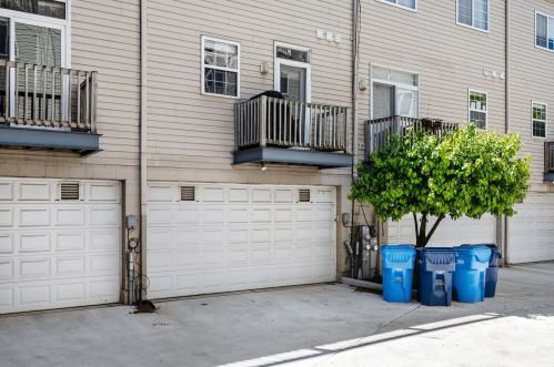 1816 Rockwell St, Chicago IL  60647-5653 exterior