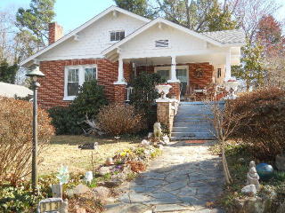 913 Carolina St, Valdese, NC 28690-3236