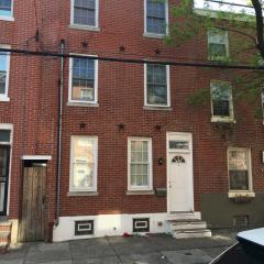 1019 Lawrence St, Philadelphia PA  19123-1417 exterior