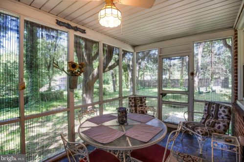 18 Elmwood Ave, Manor PA 19036-1909 exterior