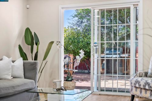 1650 Farm Bureau Rd, Concord CA  94519-1943 exterior