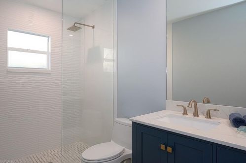 637 109 Ave, Naples FL 34108-1809 exterior