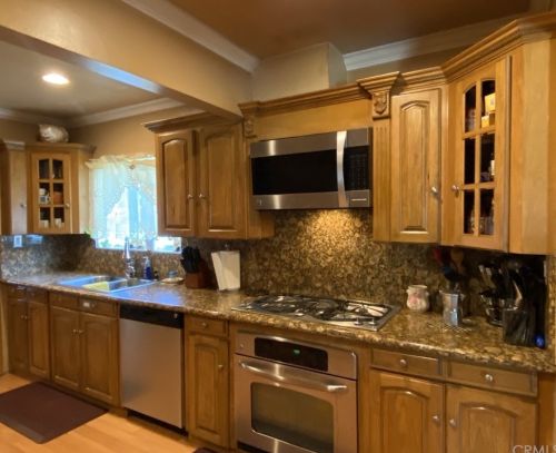 15209 Cornuta Ave, Bellflower CA 90706-4876 exterior