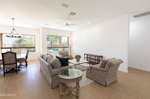 22037 55th St, Phoenix AZ  85054-7151 exterior