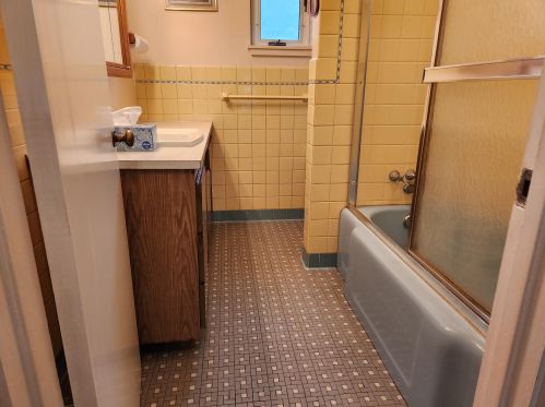 1926 Shettler Rd, Meskegon MI 49444-4255 exterior