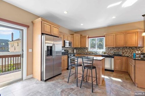 435 Nelson Ave, Cliffside Park NJ 07010-1818 exterior