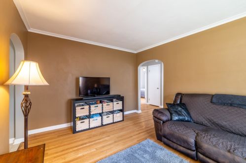 3758 5 Pl, Milwaukee WI 53204-3906 exterior