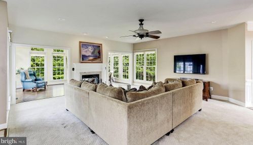 43266 Parkers Rdg Dr, Leesburg VA 20176-5132 exterior