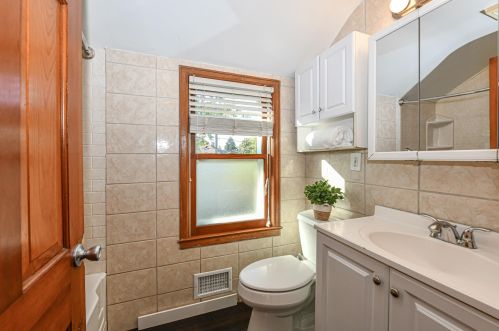 6417 Locust St, Milwaukee WI 53212-2444 exterior