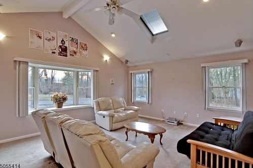 320 Old York Rd, Bridgewater NJ  08807-2651 exterior