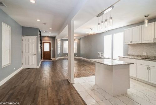 180 Leclaire Ave, Chicago, IL 60644-3413