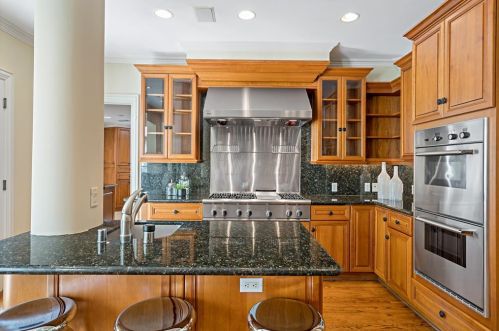 5300 Deloache Ave, Dallas TX  75220-2216 exterior