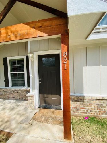 821 Nelson St, Denison TX  75020-4856 exterior