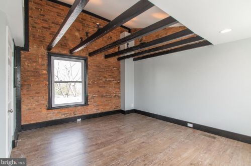 327 Belgrade St, Philadelphia PA  19125-4426 exterior