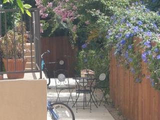 1037 Hyperion Ave, Los Angeles CA  90029-3149 exterior