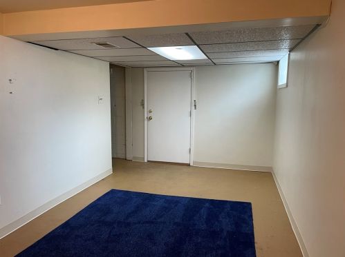 3805 Sunview Dr, Pittsburgh PA  15227-2634 exterior