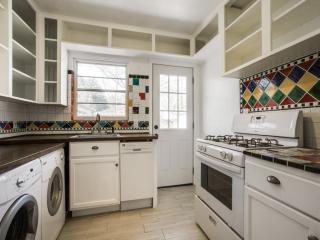 6527 Saint Moritz Ave, Dallas TX  75214-2429 exterior