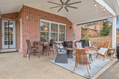 2419 Orchard Dr, Pittsburgh PA  15241-2542 exterior